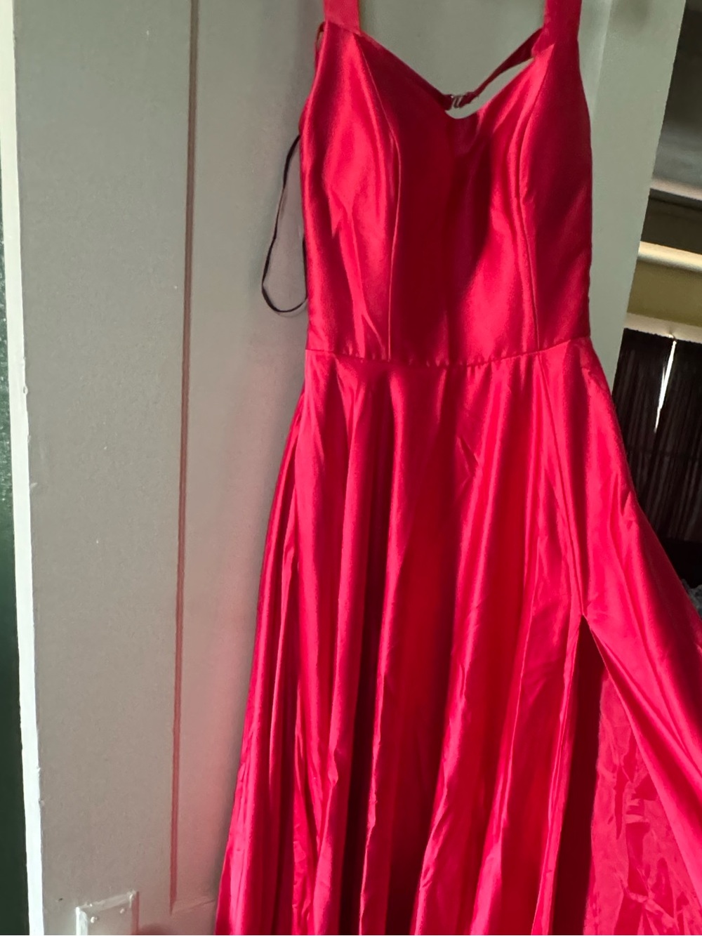 B. Smart Vibrant Red Prom Dress